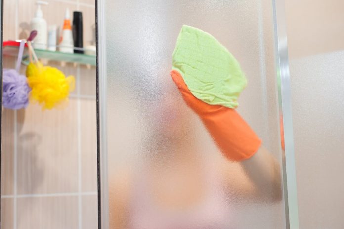 How to clean glass shower doors